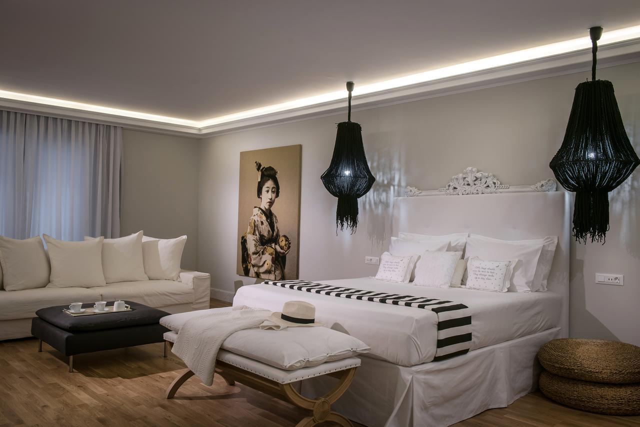 Luxury Suite with Bath,641492040:JPEG